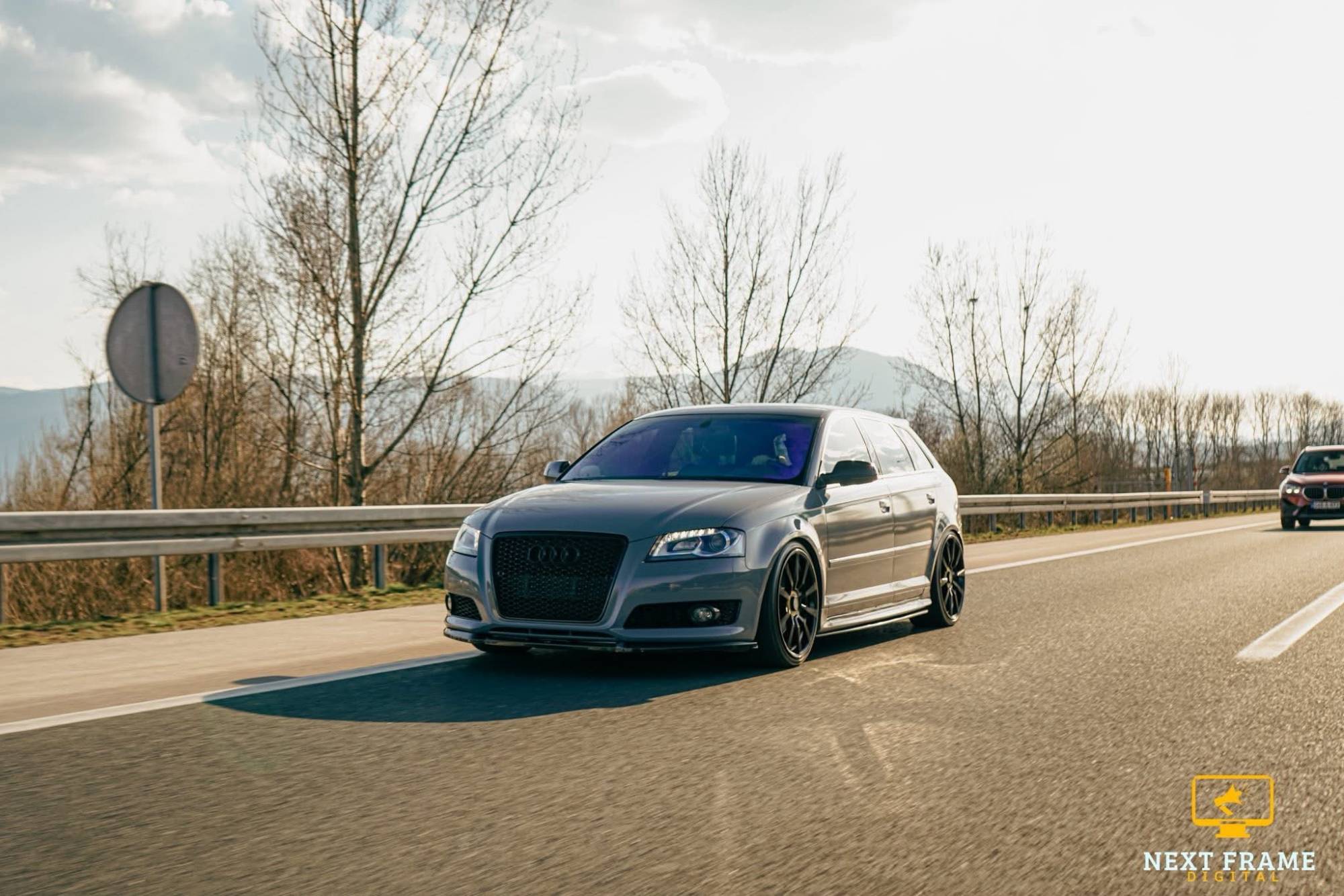 Audi A3 u vožnji na cesti