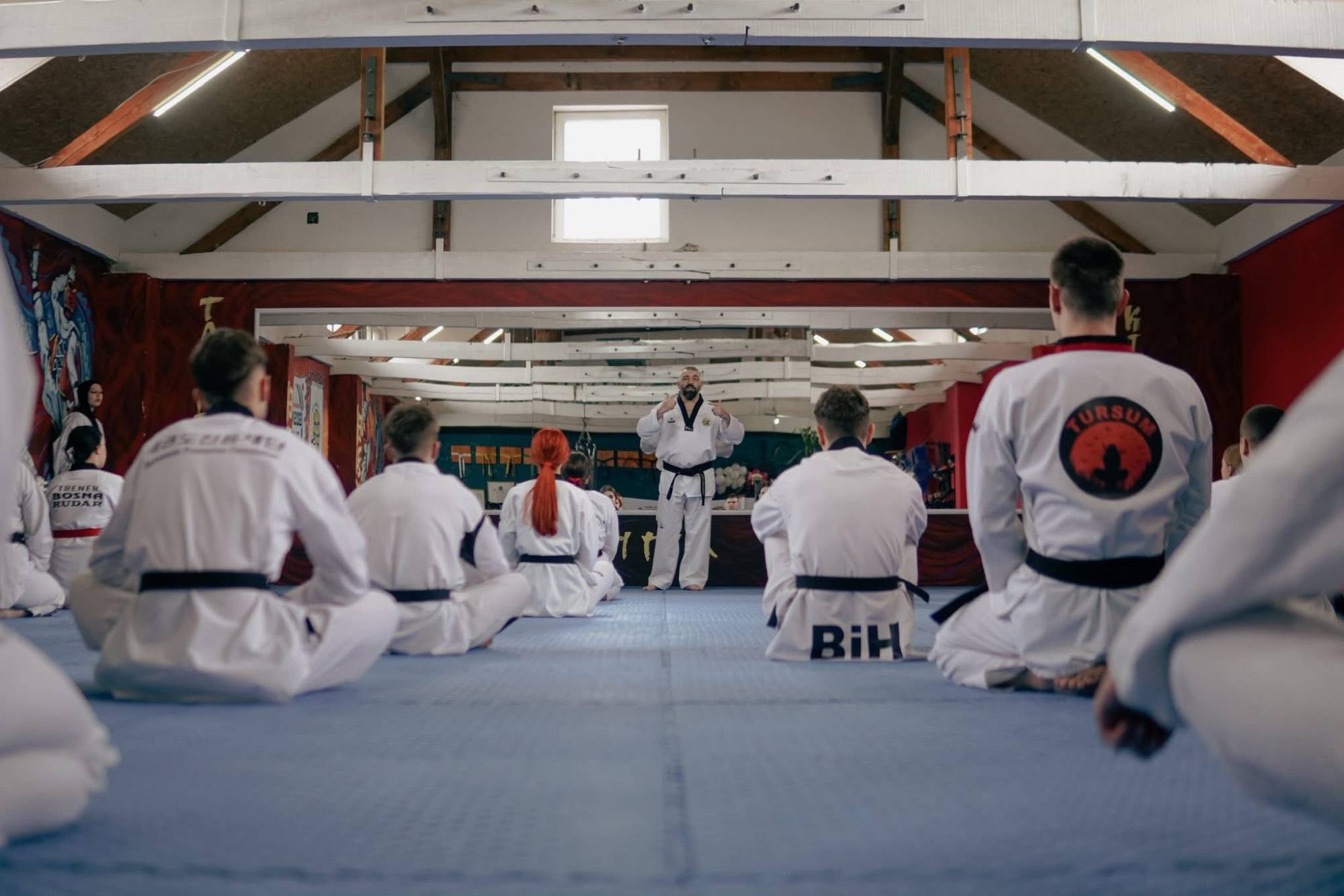Trening taekwondo kluba u dvorani